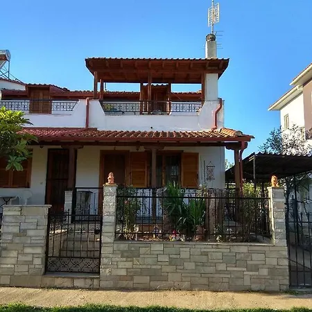 Holiday home Family Seaside House In Mouries Paralia Dionysiou
